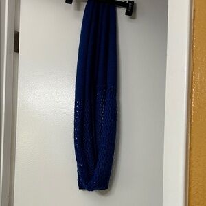 Elegant Blue Knit Scarf